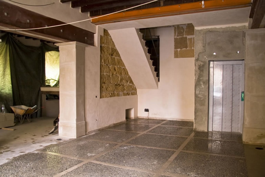 Reformas estructurales en edificio en Mallorca con refuerzo de estructura y trabajos técnicos